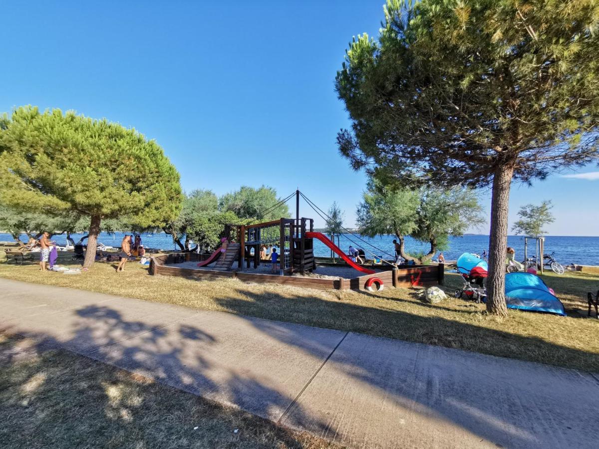 Novigrad Istria Ivan B&B, 5 Star Superior Room, Near The See And Park מראה חיצוני תמונה